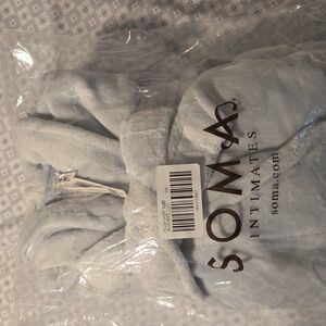 NWT Soma plush robe
